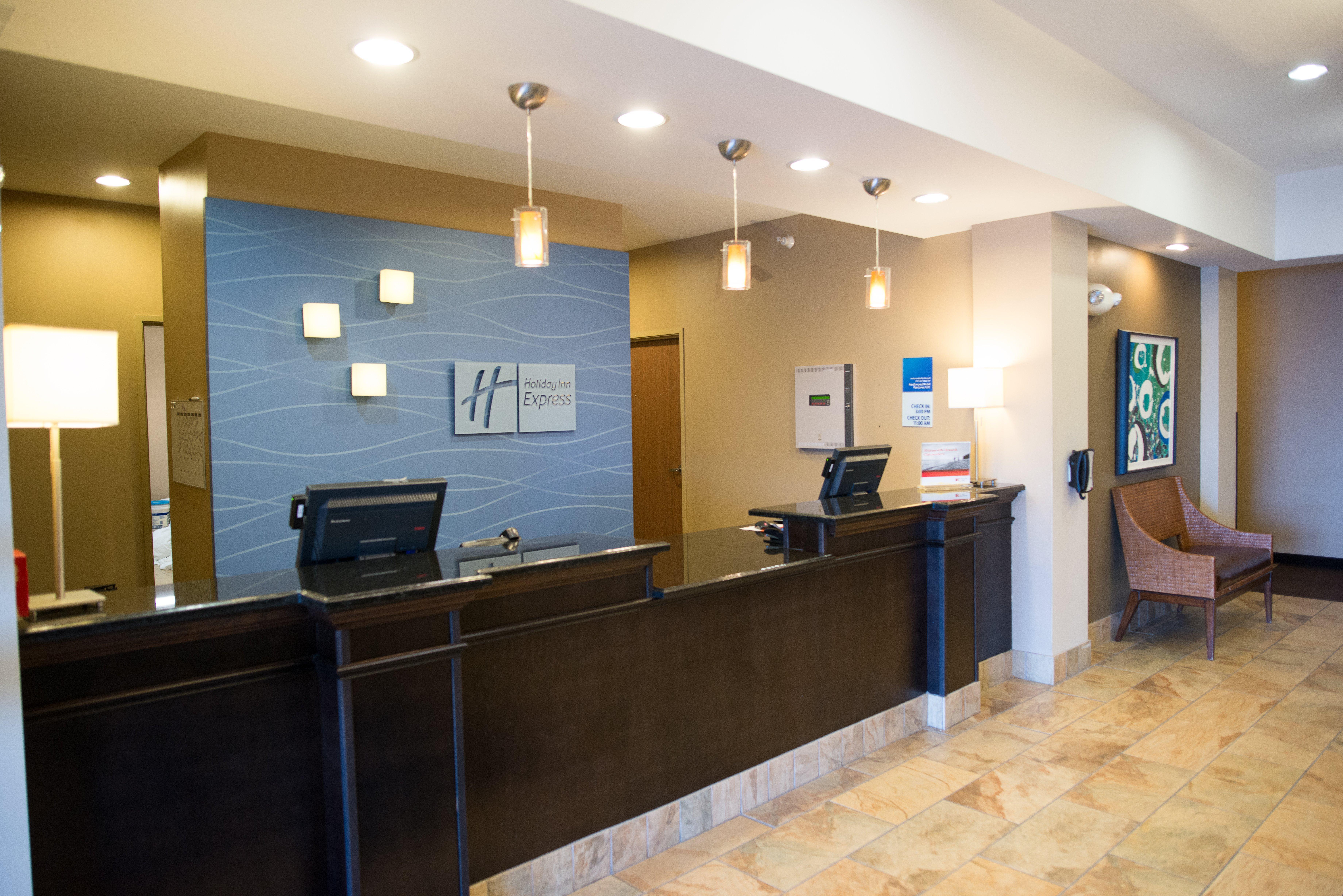 Holiday Inn Express & Suites Northwood By Ihg Silver Lake Exterior photo