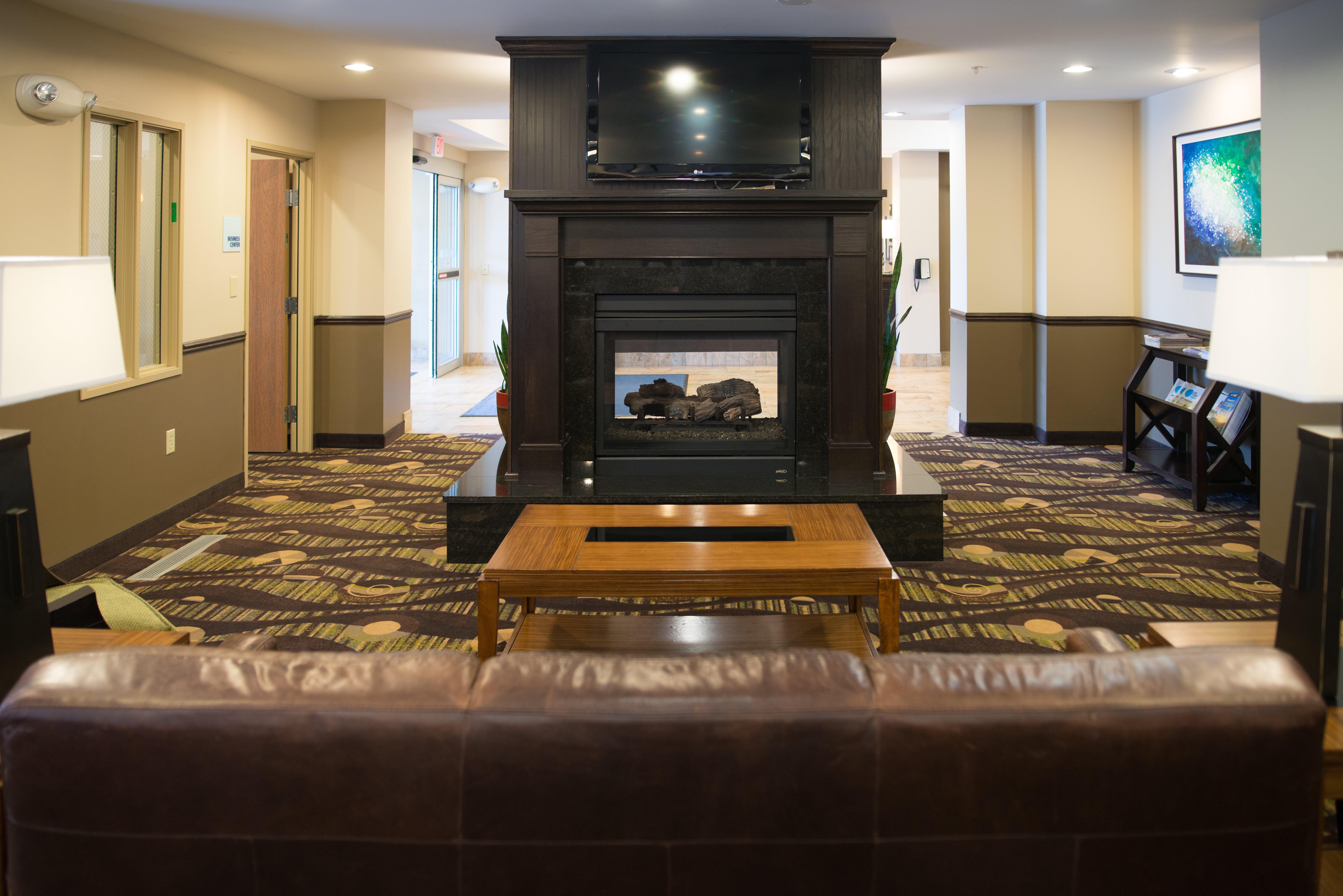 Holiday Inn Express & Suites Northwood By Ihg Silver Lake Exterior photo
