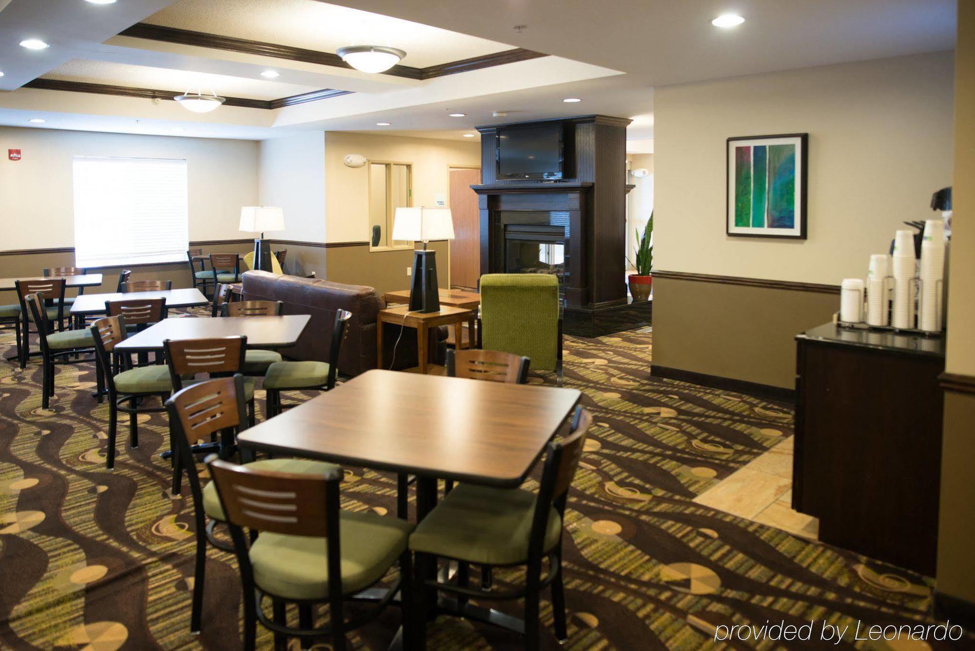 Holiday Inn Express & Suites Northwood By Ihg Silver Lake Exterior photo